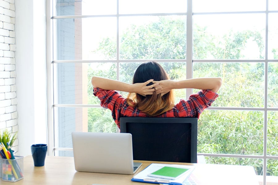 The (real) benefits of breaks and distance during a job search