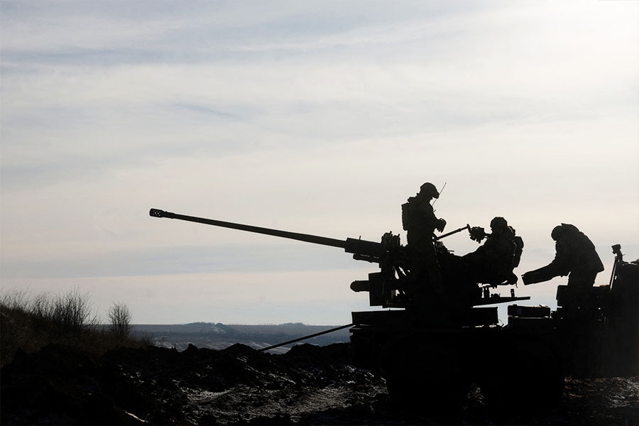 What are the objectives of the war in Ukraine?